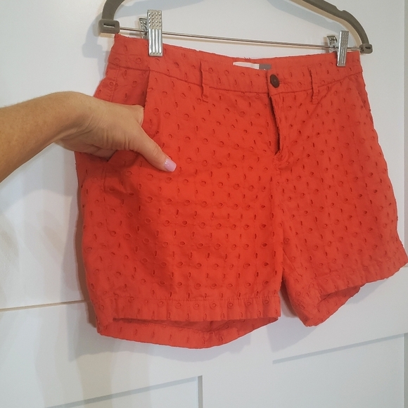 Old Navy Cotton Eyelet Shorts Mid-Rise Hot Tamale Color Size 2 EUC - Picture 2 of 9